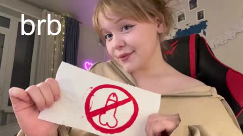 -Lisa- Help me to reach 100 thumbs up3 online show from 16, 2, 2025