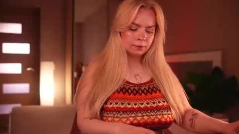 Snapshot of lisalovesweet chatting on 22, 6, 2026 Lisa online show from 22, 6, 2026