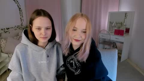Lisa blonde  Alisa brunette online show from 10, 4, 2026