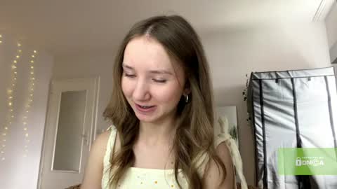 Snapshot of lisasmall chatting on 4, 7, 2026 lisasmall online show from 4, 7, 2026