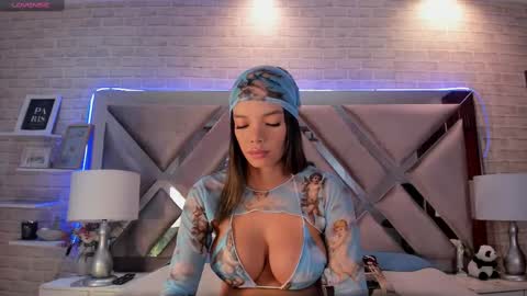 Snapshot of lisawalker_ chatting on 8, 10, 2025 lisawalker_ online show from 8, 10, 2025