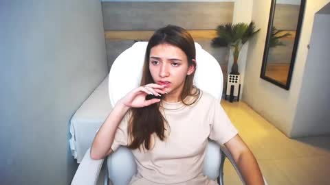 Liseth Fox online show from 13, 12, 2024