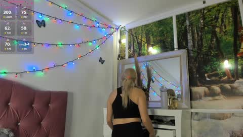 Snapshot of lissa_brown_ chatting on 18, 12, 2024 Lissa online show from 18, 12, 2024