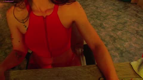 Snapshot of lisstaylor chatting on 20, 11, 2025 Liss online show from 20, 11, 2025