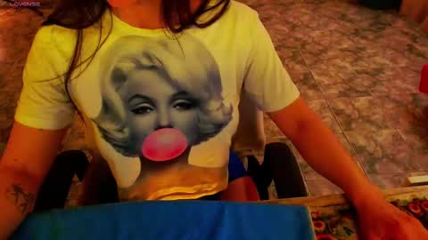 Snapshot of lisstaylor chatting on 21, 11, 2025 Liss online show from 21, 11, 2025