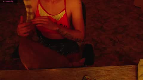 Snapshot of lisstaylor chatting on 3, 12, 2025 Liss online show from 3, 12, 2025