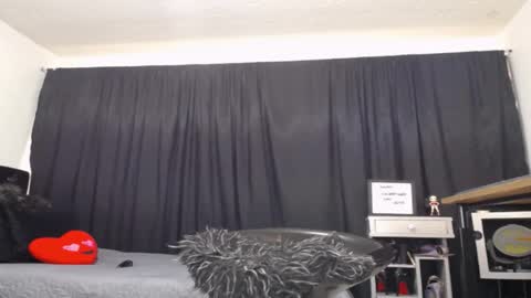 LITA a sexy milf online show from 25, 2, 2025