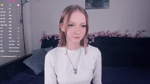 Snapshot of little__caprice chatting on 8, 11, 2025 Bella online show from 8, 11, 2025