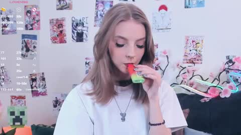 Snapshot of little__caprice chatting on 4, 6, 2026 Bella online show from 4, 6, 2026