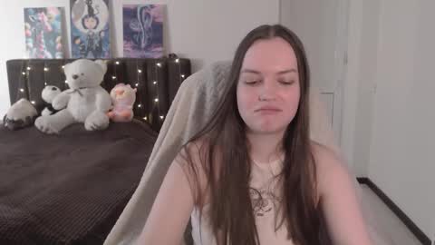 Snapshot of little__flowers chatting on 10, 10, 2025 little__flowers online show from 10, 10, 2025