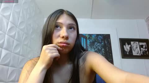Snapshot of little__sofi_ chatting on 12, 11, 2025 Sofi online show from 12, 11, 2025