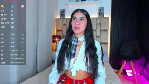 Sophie ---- connected from 1400 to 2100 Colombia time online show from 31, 1, 2026