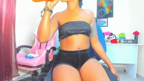 Snapshot of little_africa chatting on 5, 12, 2024 little_africa online show from 5, 12, 2024