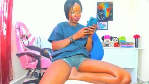 Snapshot of little_africa chatting on 17, 12, 2024 little_africa online show from 17, 12, 2024
