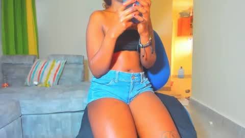 Snapshot of little_africa chatting on 4, 1, 2025 little_africa online show from 4, 1, 2025