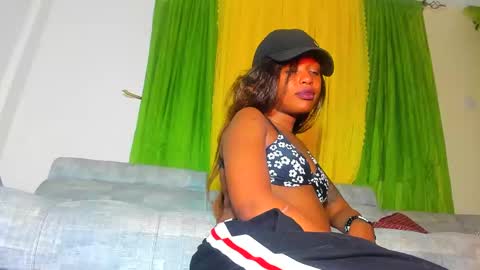 Snapshot of little_africa chatting on 4, 2, 2025 little_africa online show from 4, 2, 2025