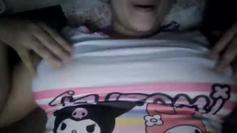 Snapshot of little_anef chatting on 4, 5, 2026 little_anef online show from 4, 5, 2026