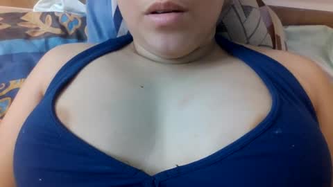 Snapshot of little_anef chatting on 12, 6, 2026 little_anef online show from 12, 6, 2026