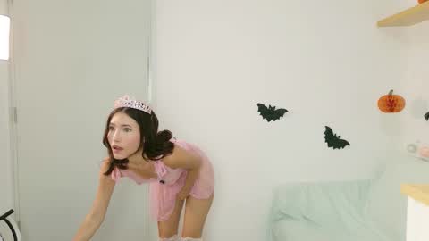 Little Effy online show from 14, 10, 2025