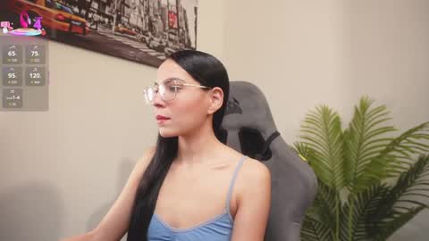 Snapshot of little_eli chatting on 7, 6, 2026 Help me reach 100 likes online show from 7, 6, 2026