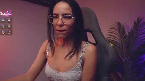Snapshot of little_eli chatting on 23, 7, 2026 Help me reach 100 likes online show from 23, 7, 2026