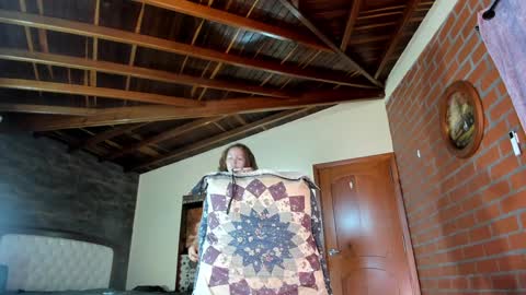 Izzi online show from 18, 12, 2025