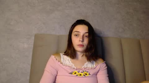Mia   Im online every day 1530 PM in New York  2030 PM in London online show from 23, 9, 2025