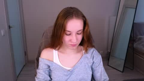 little_pretty_woman online show from 7, 4, 2026