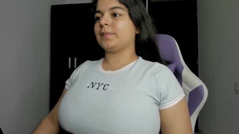 Snapshot of little_shaara chatting on 28, 1, 2025 Shaara online show from 28, 1, 2025
