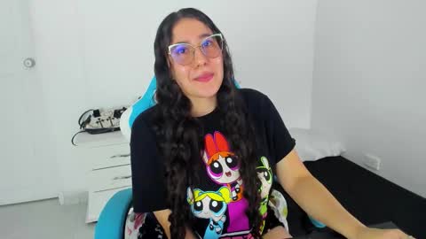 Snapshot of little_sparkles_0f_l0v3 chatting on 20, 11, 2025 Laire online show from 20, 11, 2025