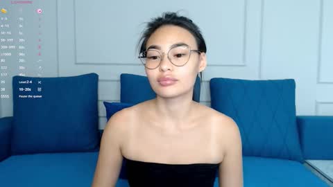 Snapshot of little_v1rgin_angel chatting on 5, 10, 2025 Kwan online show from 5, 10, 2025