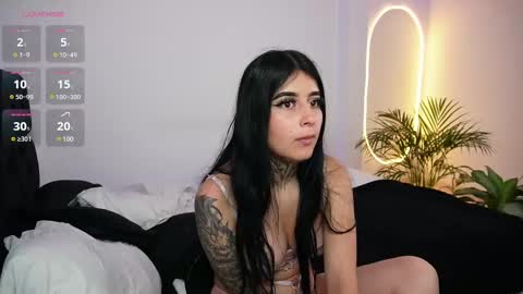 little_vannesaa online show from 24, 2, 2025