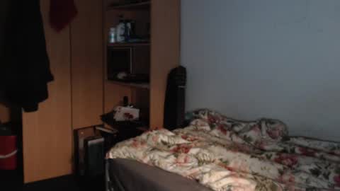 littlealien7 online show from 4, 4, 2026