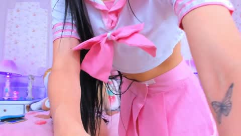 Snapshot of littlecuties chatting on 5, 12, 2024 Violet Alyson online show from 5, 12, 2024