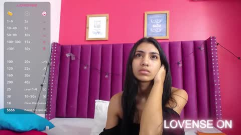 Snapshot of littlee_emilyy_ chatting on 27, 12, 2024 Emily  online show from 27, 12, 2024