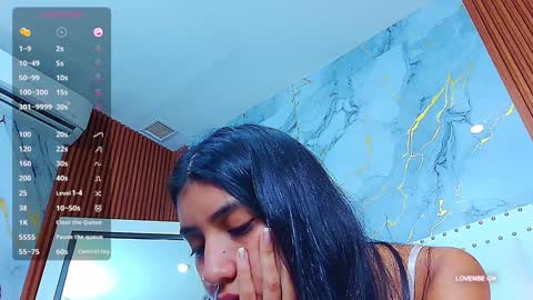 Snapshot of littlee_emilyy_ chatting on 29, 1, 2025 Emily  online show from 29, 1, 2025