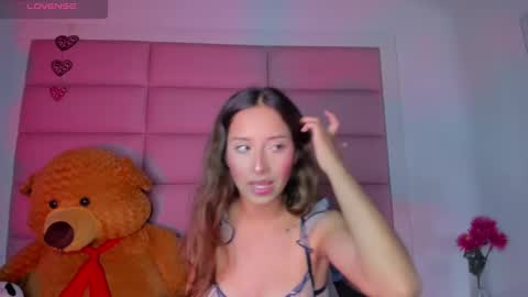 littlee_emma_ online show from 8, 1, 2025