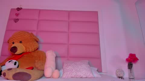 littlee_emma_ online show from 8, 2, 2025