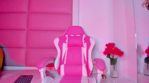 littlee_emma_ online show from 26, 2, 2025