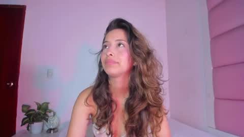 littlee_emma_ online show from 18, 9, 2025