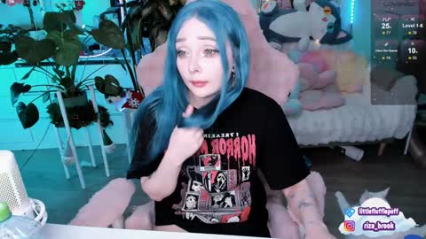 Snapshot of littleflufflepuff chatting on 7, 12, 2024 Riza Riri Puff  online show from 7, 12, 2024