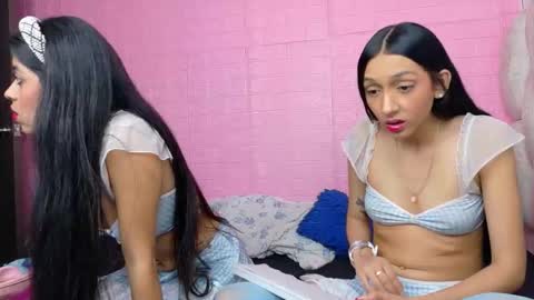 Snapshot of littlejennifer18 chatting on 5, 10, 2025 Tip us ask our names online show from 5, 10, 2025