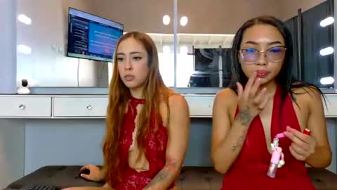 Snapshot of littlejennifer18 chatting on 5, 7, 2026 Tip us ask our names online show from 5, 7, 2026