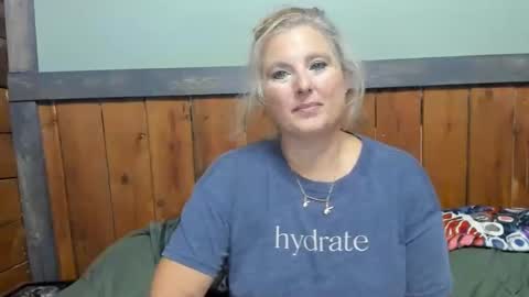 Snapshot of littlelisa1 chatting on 3, 10, 2025 lisanixs online show from 3, 10, 2025