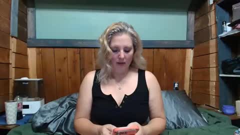 lisanixs online show from 7, 4, 2026