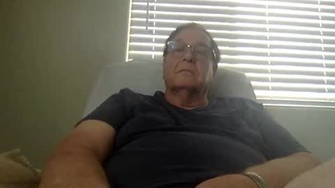 Snapshot of littlemaff chatting on 3, 11, 2025 Maff online show from 3, 11, 2025