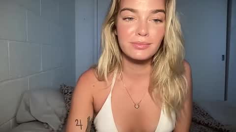 Marciabrady online show from 3, 3, 2025