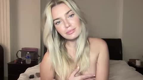 Marciabrady online show from 11, 11, 2025