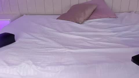 im olivia IG littleolivia01 online show from 13, 2, 2025