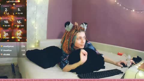 Snapshot of littlepinkcat chatting on 31, 12, 2024 Felix online show from 31, 12, 2024